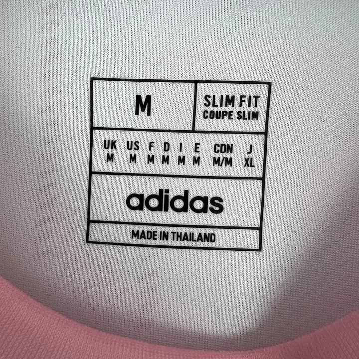 Maillot concept Real Madrid 2025 rose et blanc exclusif