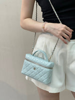 Sac Chanel bleu ciel