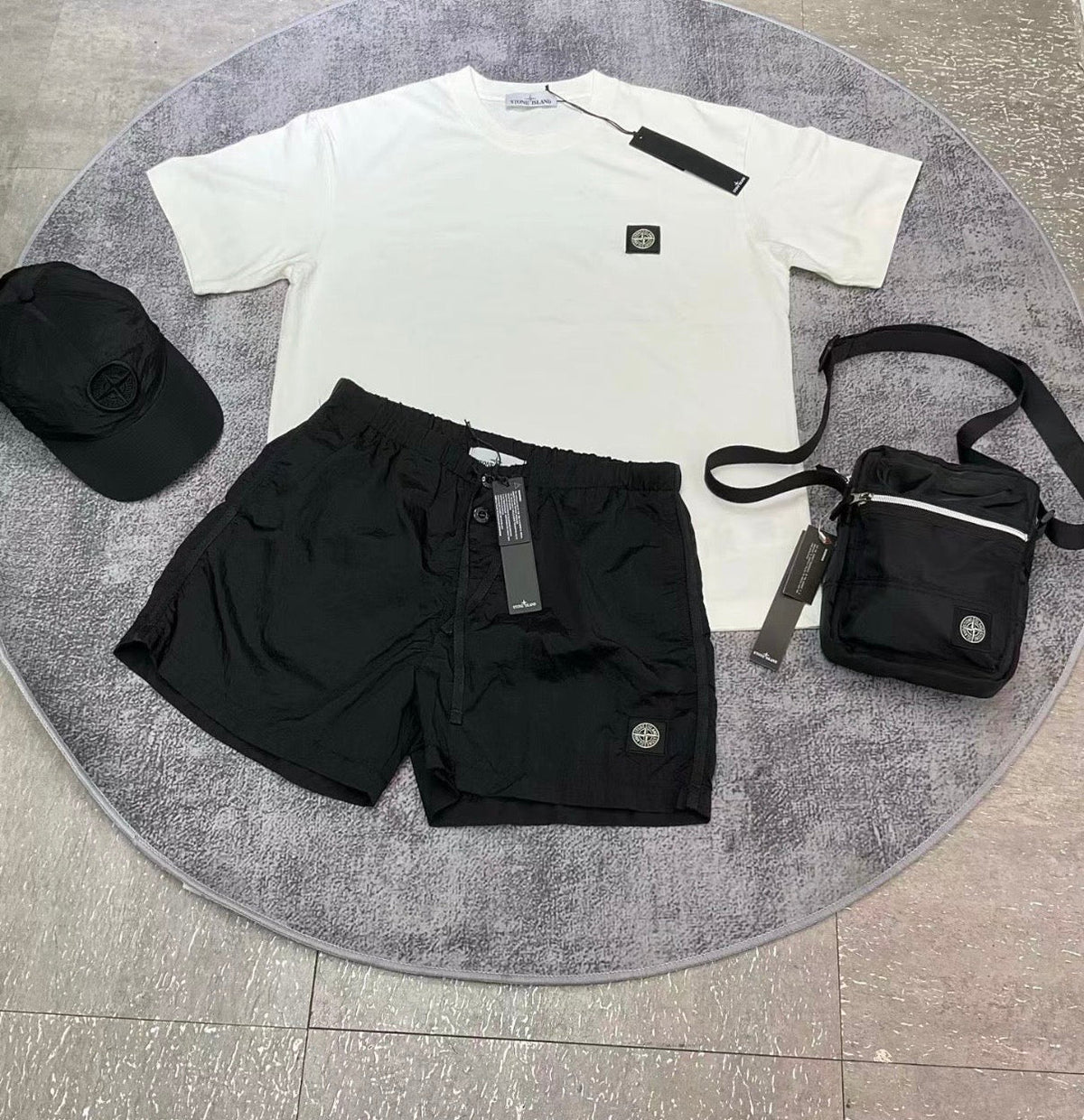 Ensemble stone island black & white avec sacoche et casquette