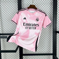 Maillot concept Real Madrid 2025 rose et blanc exclusif