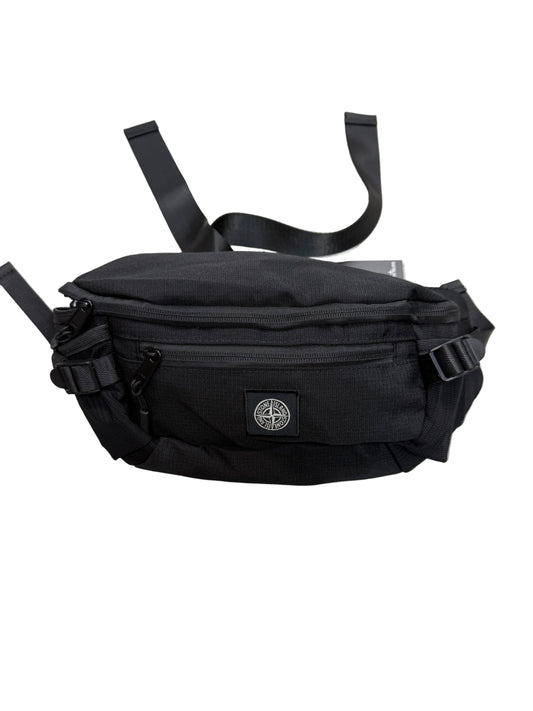 Sacoche banane stone island
