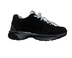 Sneakers Chanel blanche et noir