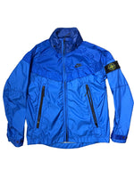 Veste stone x nike existe en 2 coloris noir bleu
